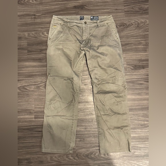 Kuhl Slackr Pants Mens 38x30 Tan Khaki Outdoor Hiking Trail Hunting - Picture 1 of 7